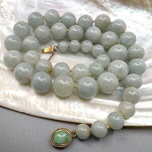 Vintage 1960s Quality H. K. 14k Gold & Pale Green Jade Necklace